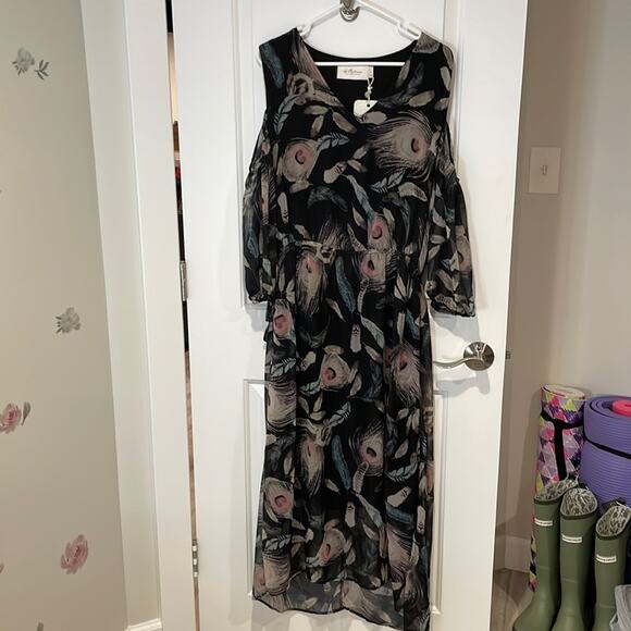 La Bellum by Hillary Scott feather print cold shoulder dress medium - Picture 2 of 10